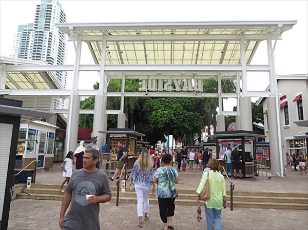 019-Bayside Marketplace